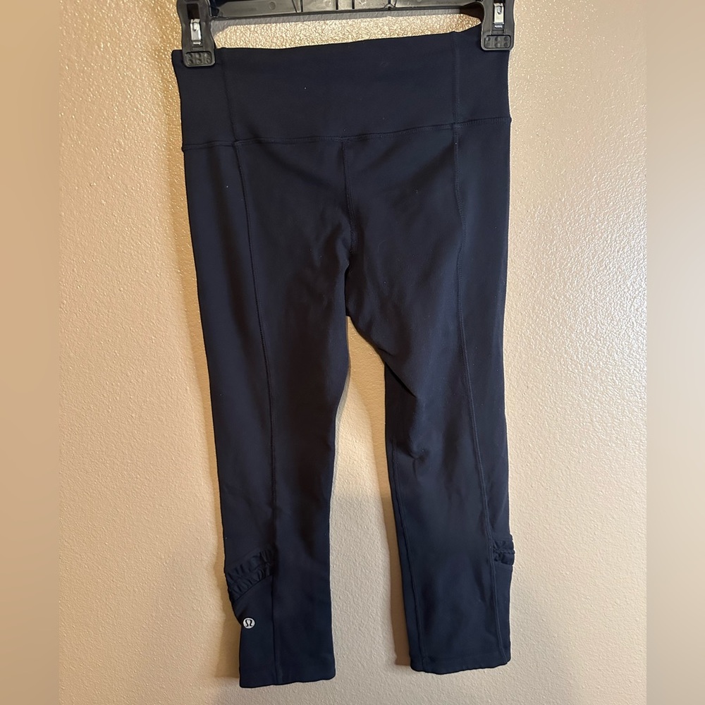 Lululemon size 4 cropped leggings